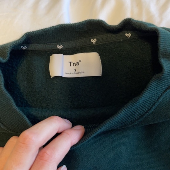 Aritzia  sweater crew neck - Picture 2 of 2